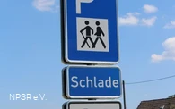 Verkehrszeichen zum Wanderparkplatz Schlade